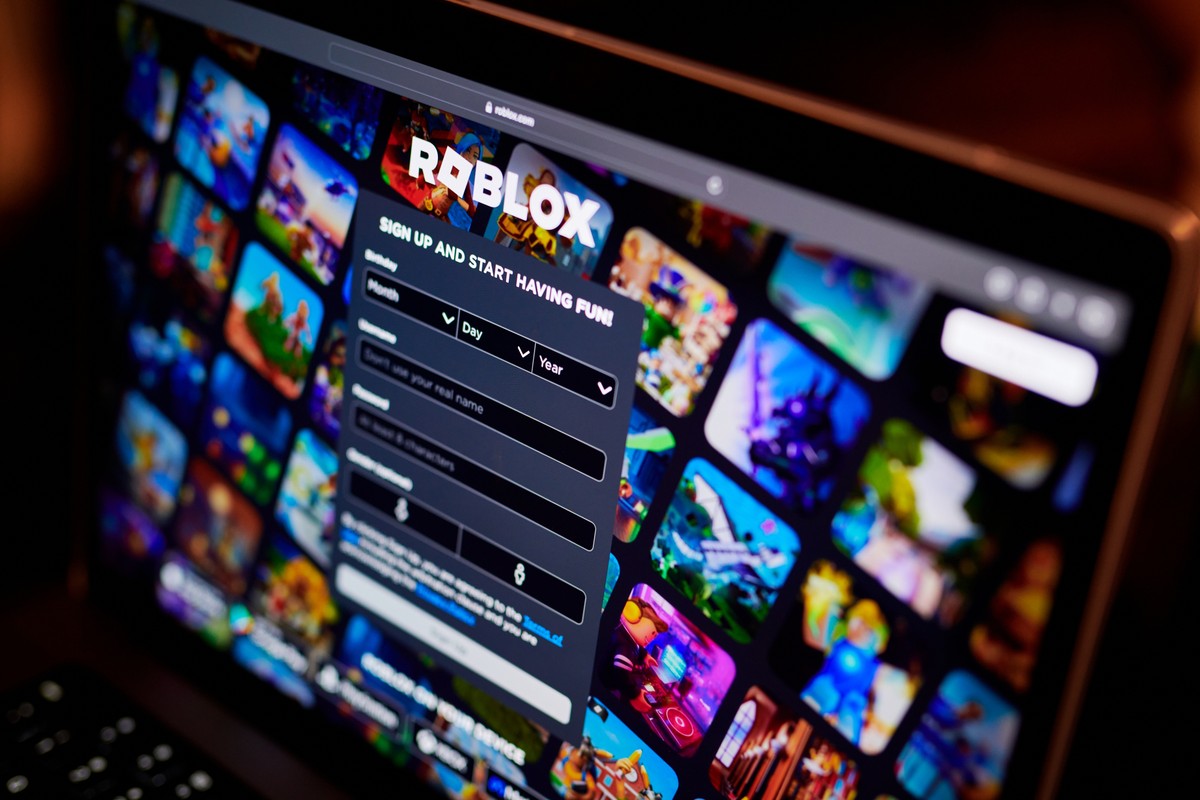 'Panelas' do Discord: moeda do Roblox financiava automutilação e ataques a moradores de rua Site da Roblox — Foto: Bloomberg