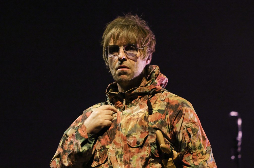 Liam Gallagher elogiou o fã que tocou "Wonderwall" em vez de "Good Riddance" em um recente show do Green Day e foi expulso do palco. (Foto: Reprodução)