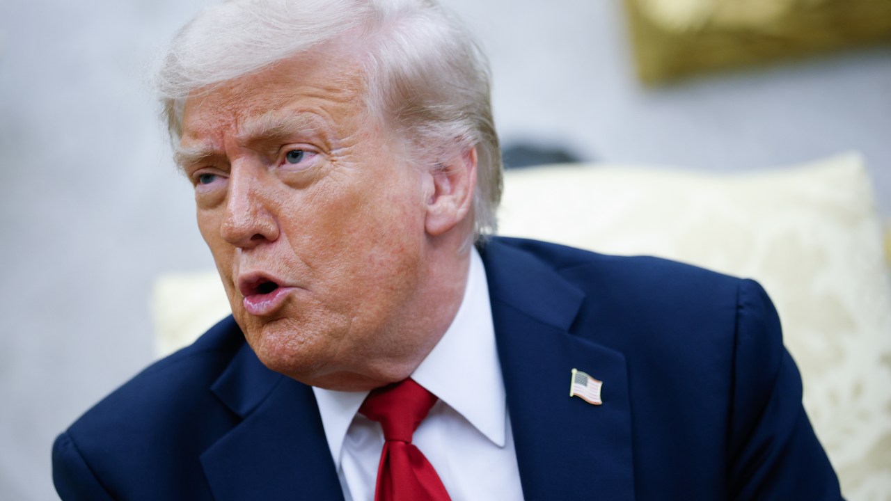 Donald Trump durante encontro com Mark Rutte na Casa Branca (Foto: Kevin Dietsch/Getty Images)