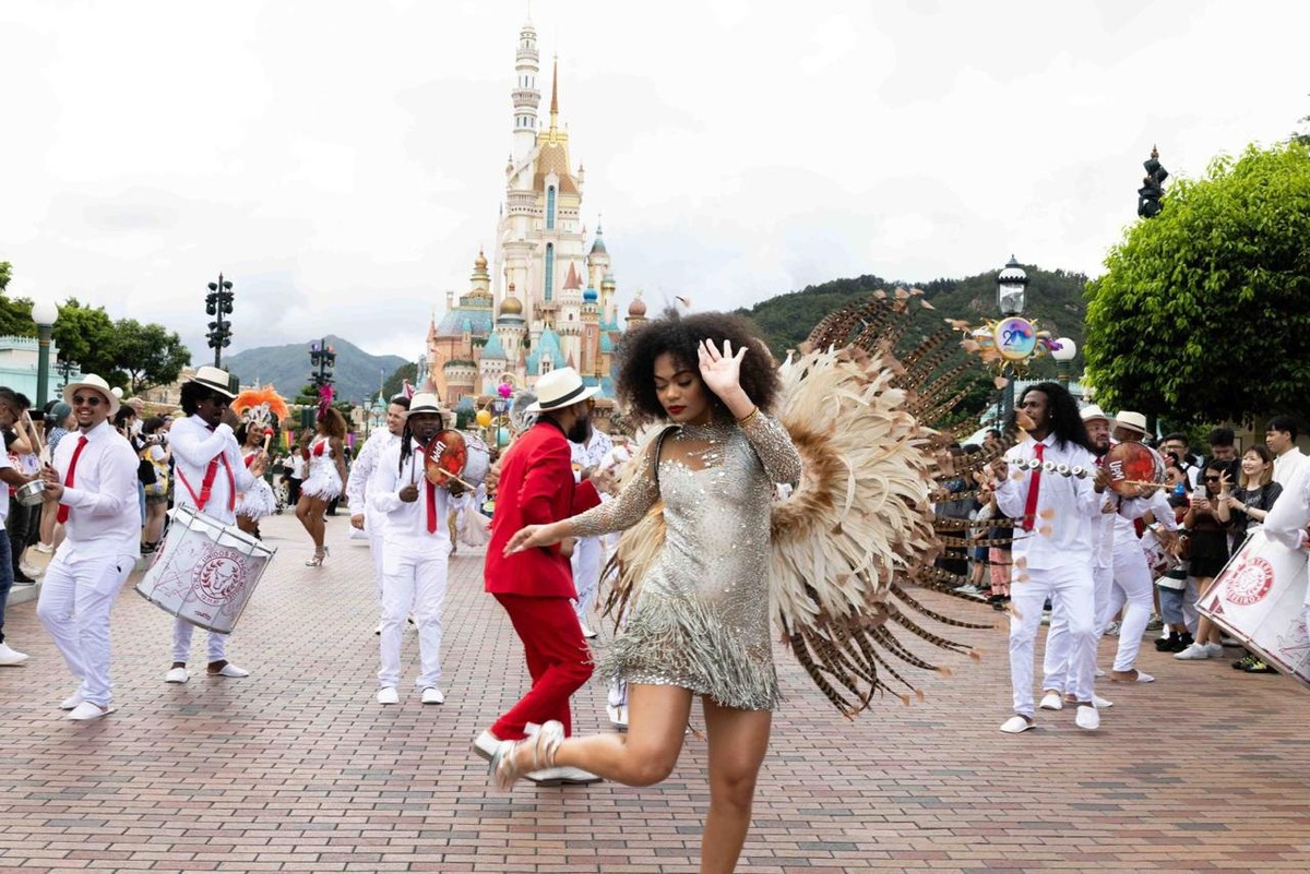 Festival Extravaganza atrai 20 mil pessoas e retorna à Ásia em 2026 Disney asiática recebeu o primeiro desfile de carnaval da sua história (Foto: Divulgação)