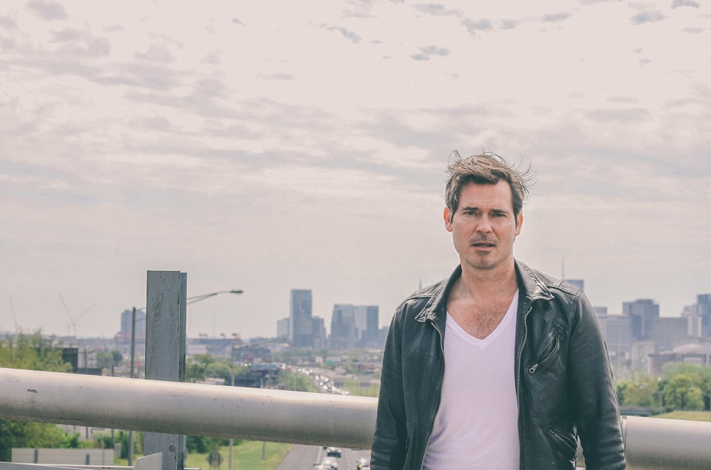 Ketch Secor lança álbum solo como uma homenagem à cidade de Nashville Ketch Secor, do Old Crow Medicine Show, fala à Billboard sobre as histórias que inspiraram seu novo álbum 'Story the Crow Told Me' (Foto: Reprodução)