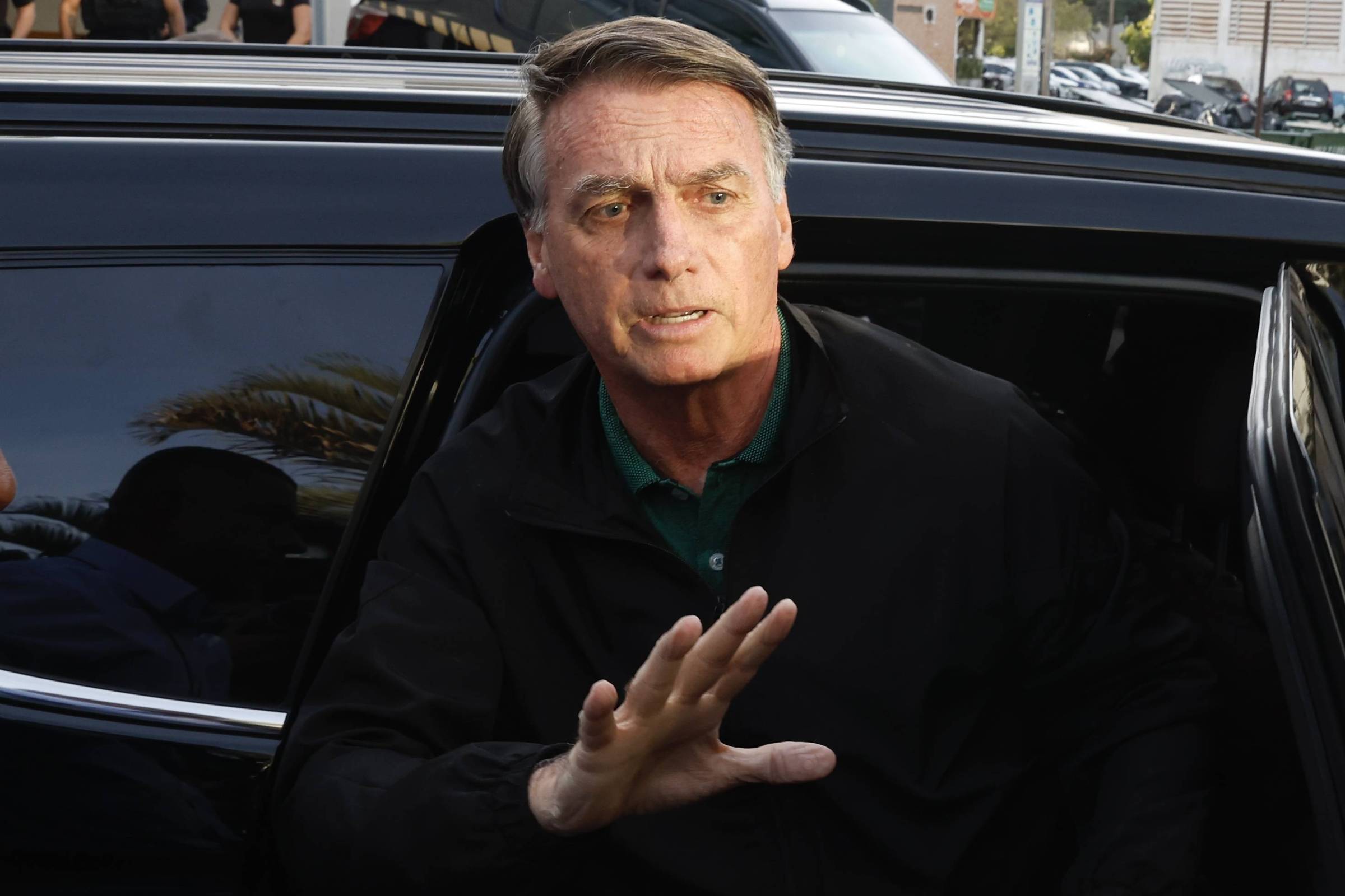 Bolsonaro revela estratégia para estabelecer 'poder paralelo' no Congresso Jair Bolsonaro fala com a imprensa após prestar depoimento à Polícia Federal (Foto: Pedro Ladeira - 05.jun.2025/Folhapress)