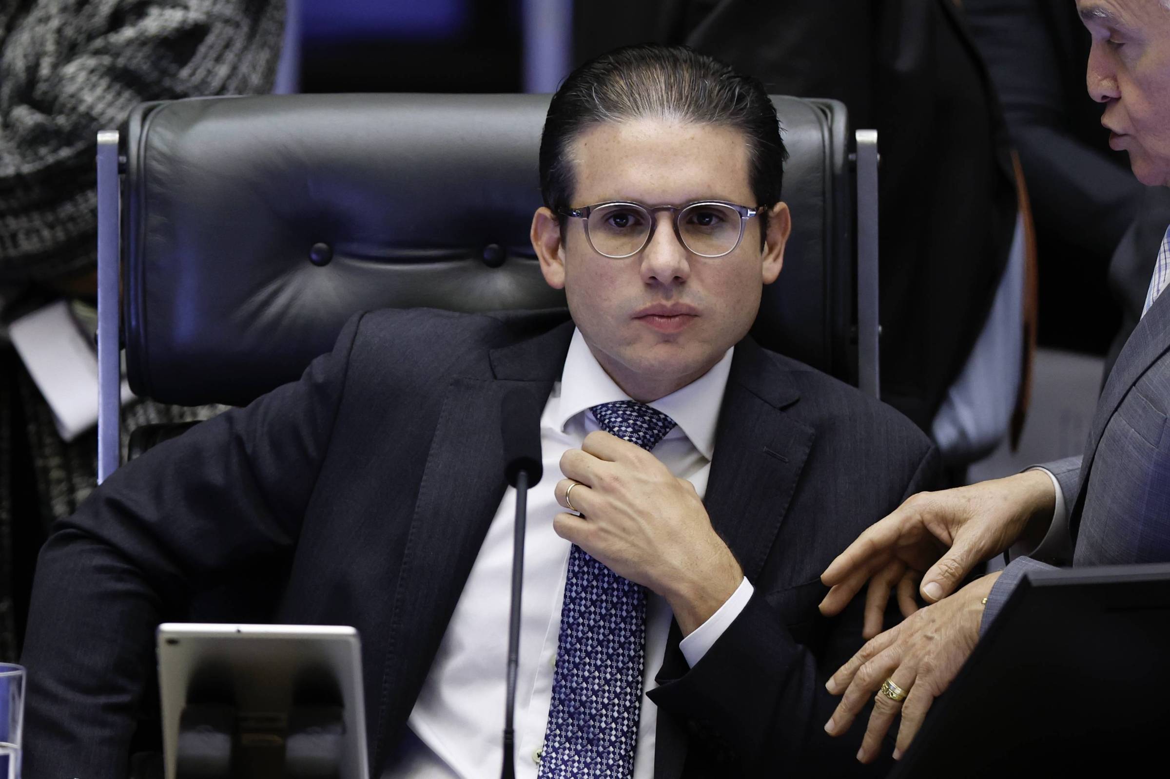 Leitores reagem à proposta de derrubada do IOF por Hugo Motta O presidente da Câmara dos Deputados, Hugo Motta, preside sessão deliberativa que vota as alterações no IOF propostas pelo governo (Foto: Pedro Ladeira/Folhapress)