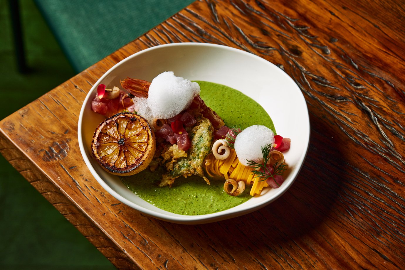 São Paulo ganha 24 restaurantes com menus inovadores e experiências gastronômicas únicas Tuy, Cocina: Do Atlântico, novo prato no menu da casa comandada pela chef Paula Cremonezi (Foto: Rodolfo Regini/Divulgação)