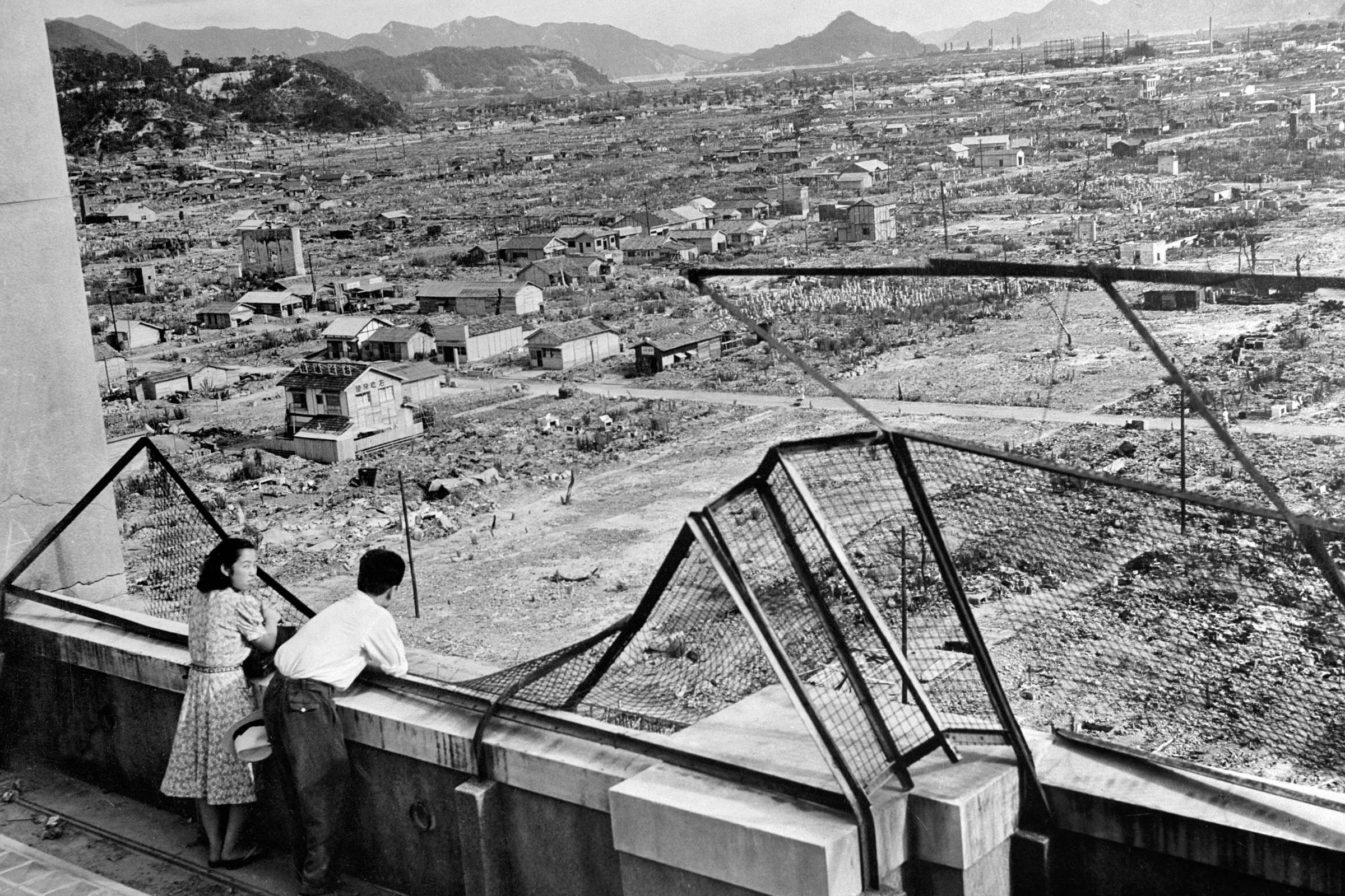 Câncer afeta 1% dos sobreviventes das bombas de Hiroshima e Nagasaki Área de Hiroshima três anos após a cidade ser atingida por uma bomba atômica (Foto: AFP)