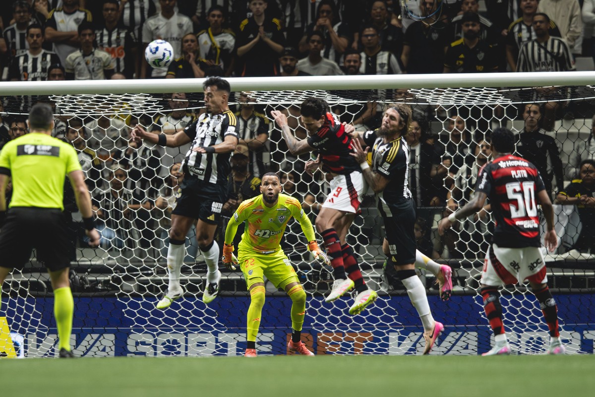 Everson foi destaque na disputa de pênaltis em que Atlético-MG eliminou Flamengo na Copa do Brasil (Foto: Pedro Souza / Atlético)