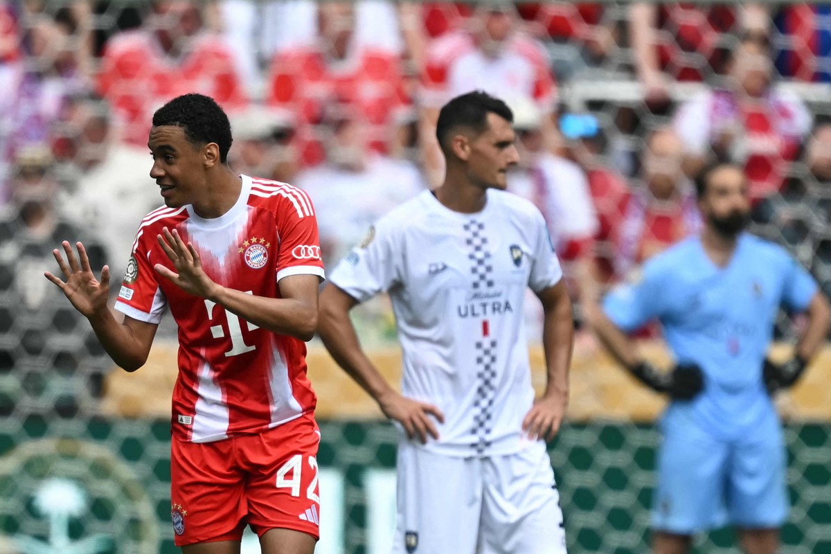 Bayern de Munique de Musiala fez 10 a 0 no Auckland City (Foto: Paul Ellis/AFP)
