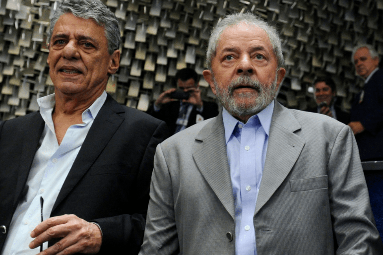 Chico Buarque é convidado a criar samba em homenagem ao presidente Lula Chico Buarque e Lula - (Foto: Reprodução/Agência Senado)
