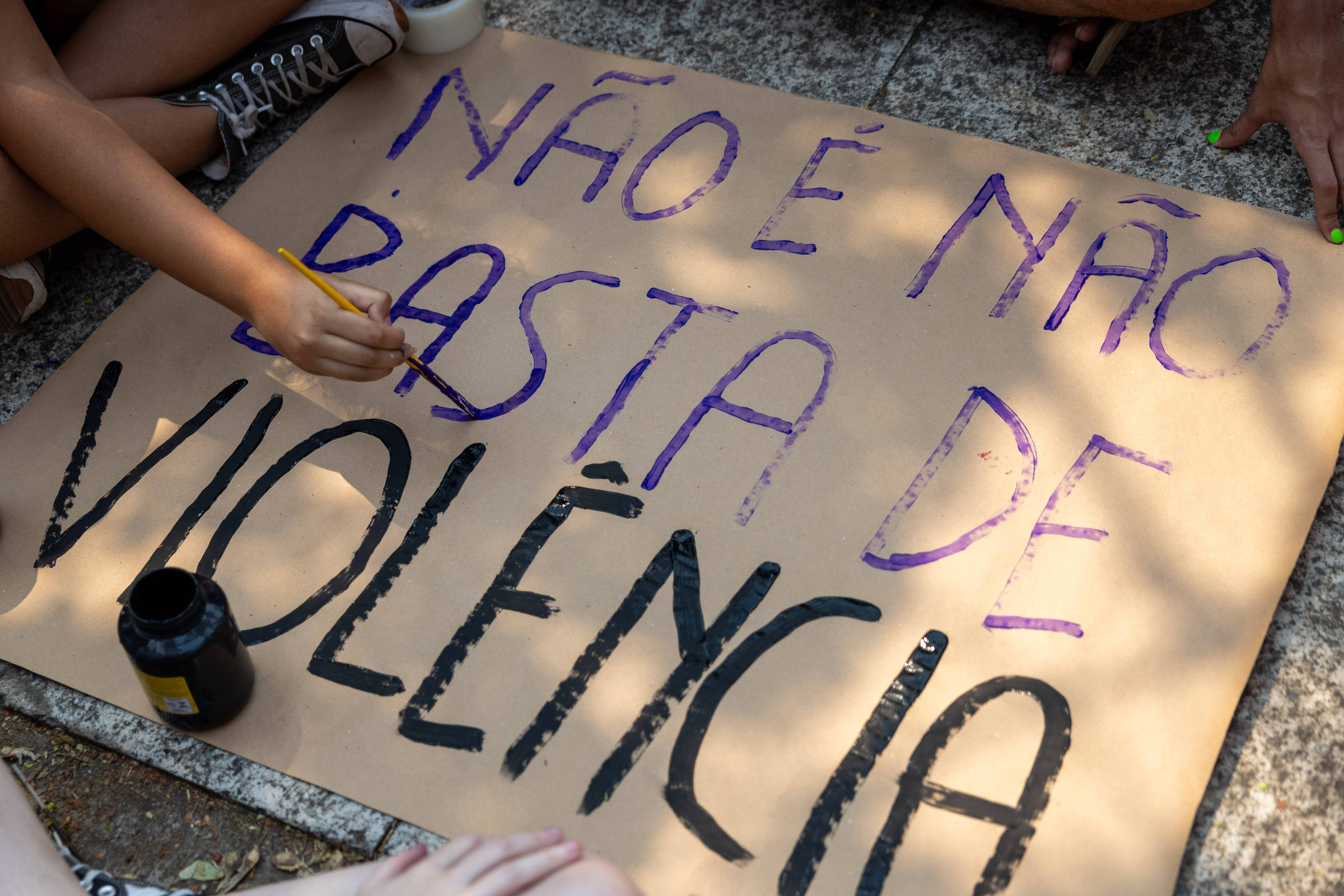 CCJ aprova castração química como condição para liberdade de estupradores Após um caso de tentativa de estupro na Praça do Relógio e uma denúncia de estupro no Crusp (Conjunto Residencial da Universidade de São Paulo), alunos resolveram protestar por medidas de segurança (Foto: Danilo Verpa - 13.set.2024/Folhapress)