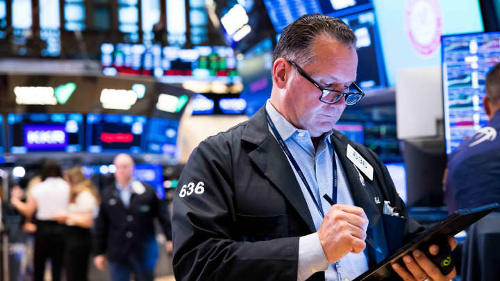 Traders trabalham na Bolsa de Valores de Nova York em 2 de julho de 2025. (Foto: NYSE)