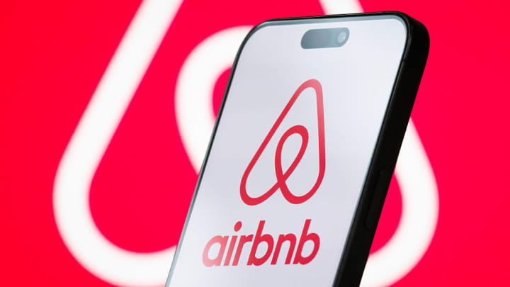 Airbnb supera expectativas e registra crescimento no segundo trimestre Cheng Xin | Getty Images