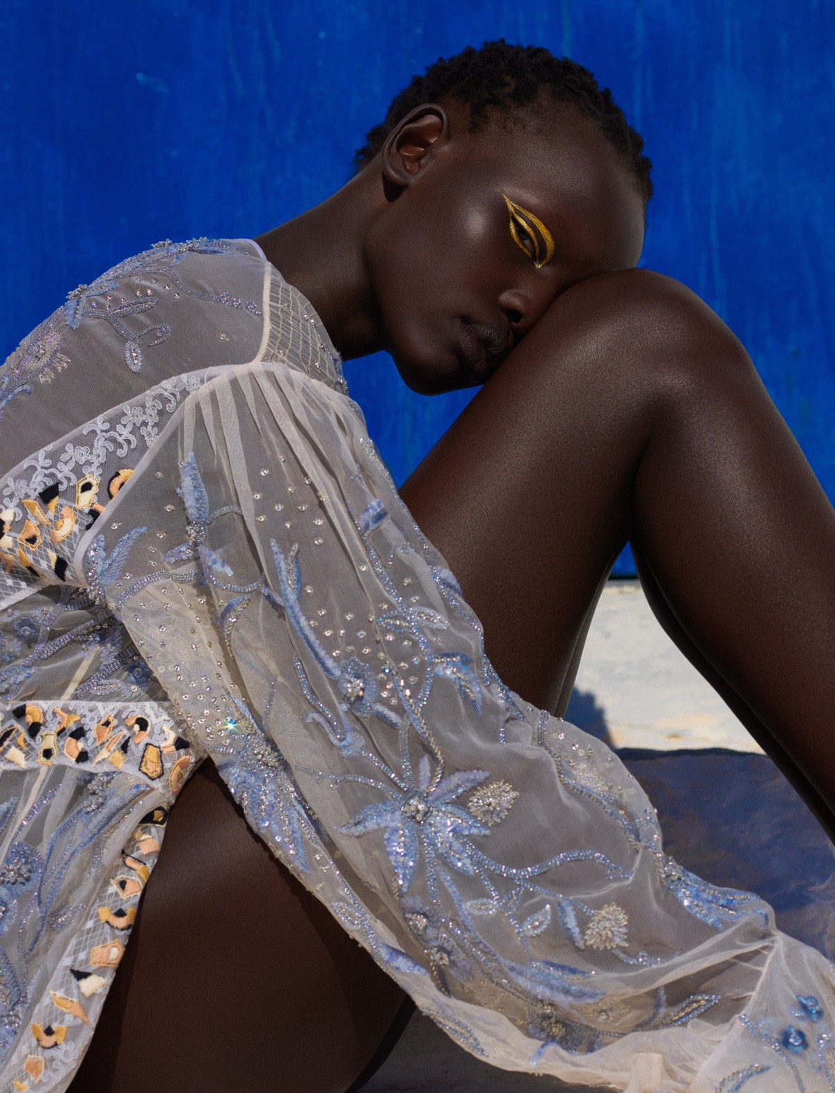 Como lidar com a 'hangxiety' e a ressaca após os 40 anos Como enfrentar a 'hangxiety', e por que a ressaca pós-bebedeira fica ainda pior depois dos 40 (Foto: Vogue Brasil)