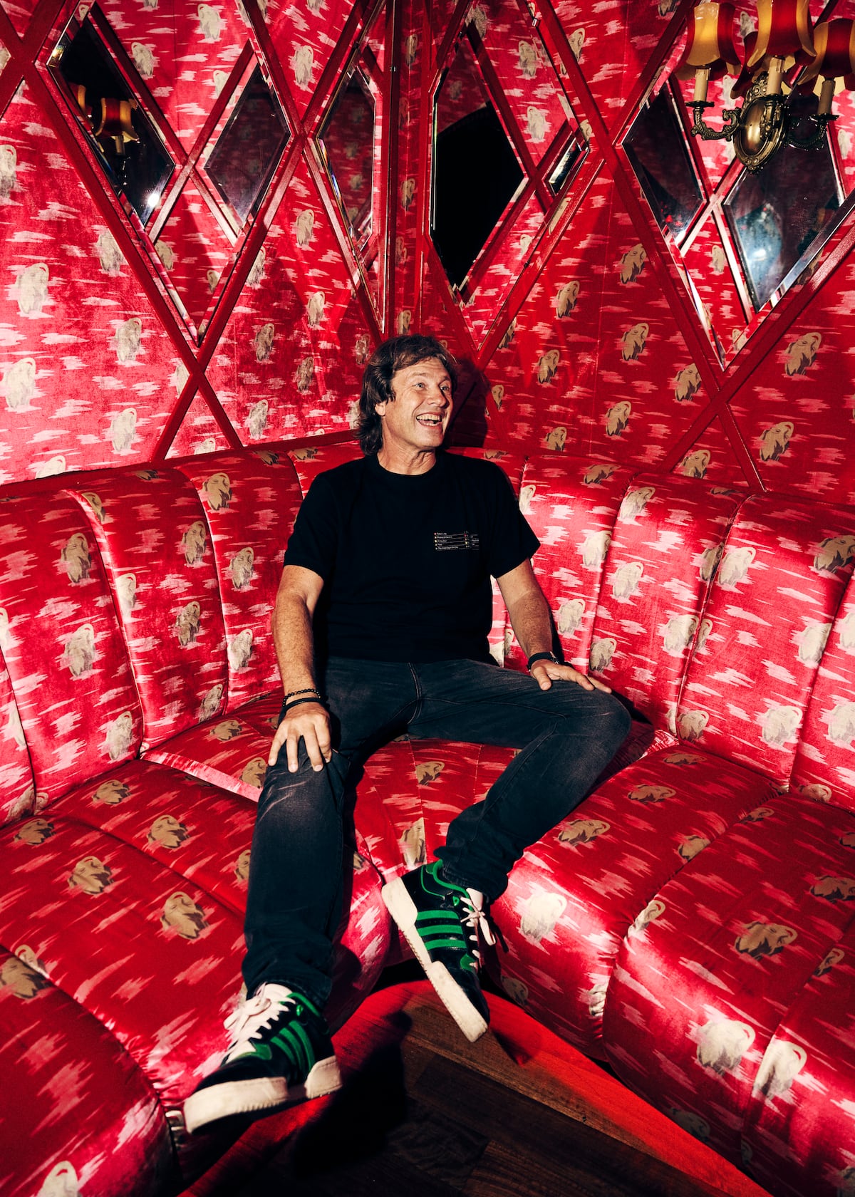 Hernán Cattaneo fala sobre sua carreira e as polêmicas na música eletrônica Hernán Cattaneo, na discoteca Tequila de Buenos Aires em março. Em maio, o DJ se apresentou no Brunch Electronik de Madrid e no dia 6 de julho na edição barcelonesa deste festival. (Foto: Jacobo Medrano)