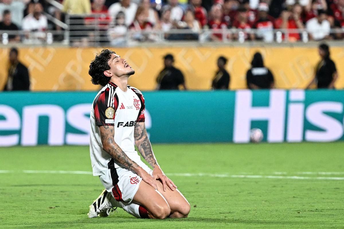 Pedro é excluído da lista do Flamengo para o jogo contra o São Paulo Pedro durante empate do Flamengo com Los Angeles (Foto: PATRICIA DE MELO MOREIRA / AFP)