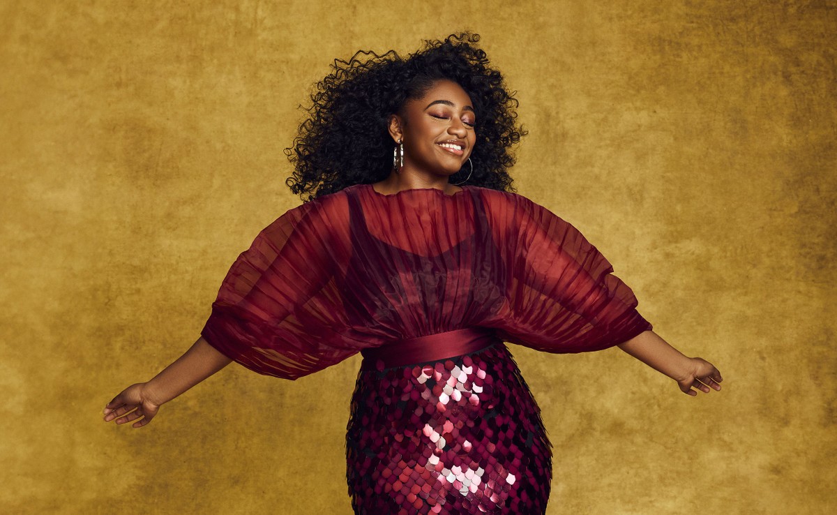 Samara Joy transforma letras de jazz em português com sensibilidade e cuidado A cantora americana Samara Joy (Foto: Divulgação)