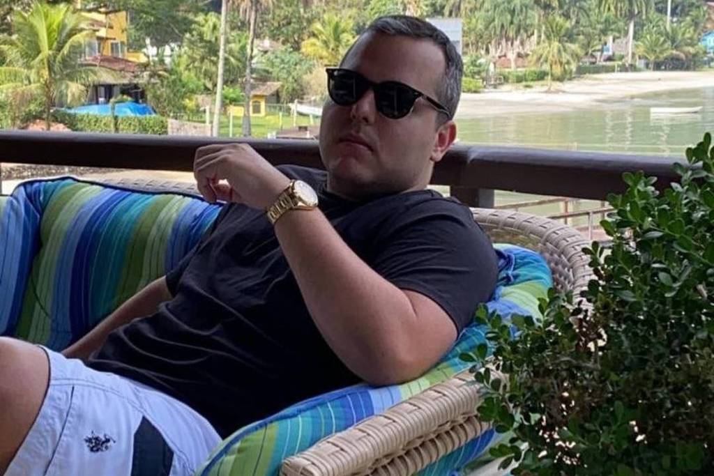 Polícia do Rio prende PM envolvido em atentado contra contraventor Vinicius Drumond Vinicius Drumond, considerado pela polícia um dos membros da nova cúpula do jogo do bicho carioca (Foto: Vinicius Drumond no Facebook)