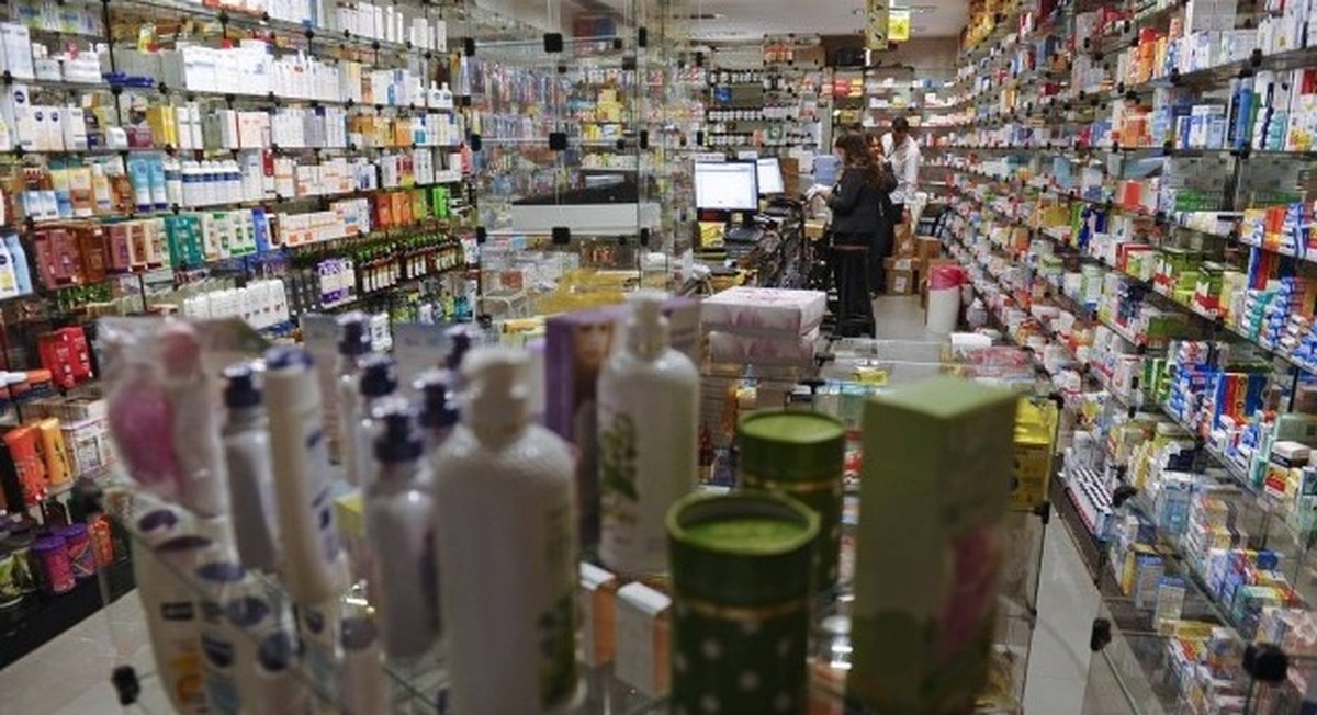 Senado deve votar projeto que permite venda de medicamentos em supermercados Produtos à venda em farmácia (Foto: Arquivo)