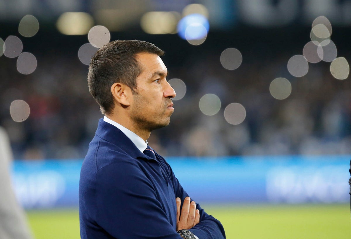 Giovanni van Bronckhorst é nomeado assistente do Liverpool em nova reformulação técnica Foto: Reprodução/The Athletic UK