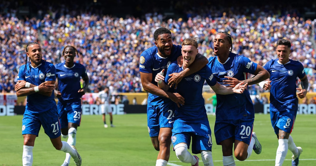 Chelsea investe em jovens talentos para assegurar seu futuro no futebol europeu Jogadores do Chelsea comemoram gol marcado sobre o PSG na final do Mundial de Clubes. (Foto: Alex Grimm/AFP)