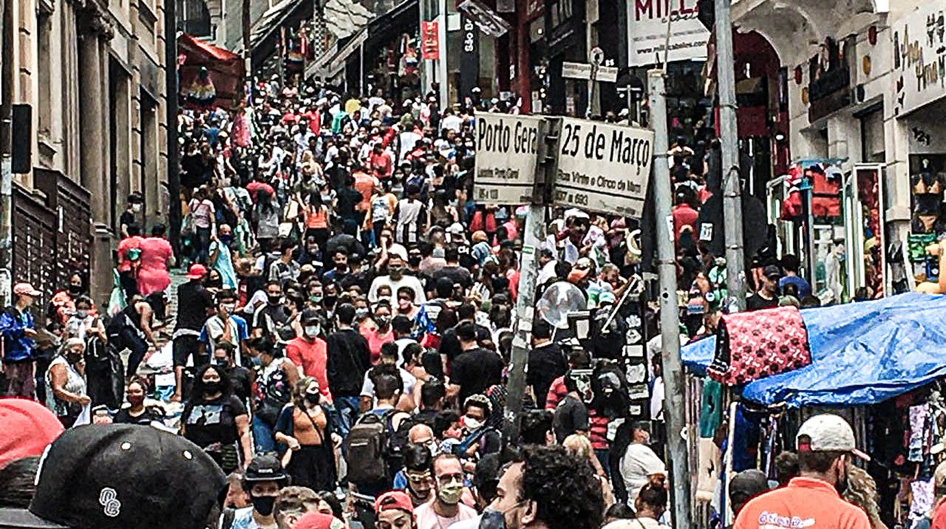 Associação de lojistas da 25 de março defende geração de empregos e impostos Univinco reconheceu que há comércio irregular em "galerias específicas", mas disse que os casos "não representam a imensa maioria dos lojistas da região" (Foto: Paulo Pinto/Fotos Públicas)