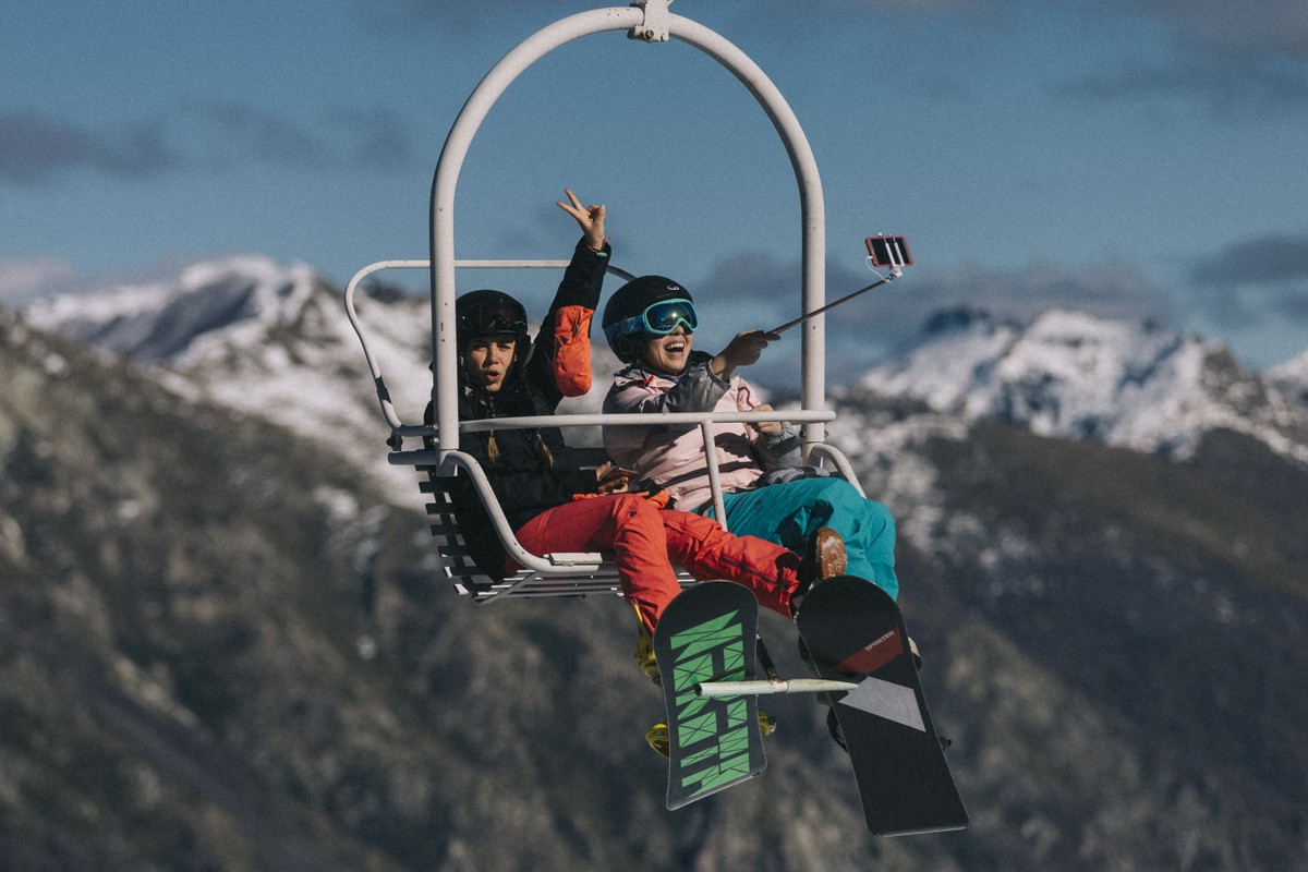 Santiago se destaca como destino preferido dos brasileiros nas férias de julho Crianças em Nevados de Chillán: estação no sul do Chile tem uma nova escola infantil de esqui (Foto: Divulgação)