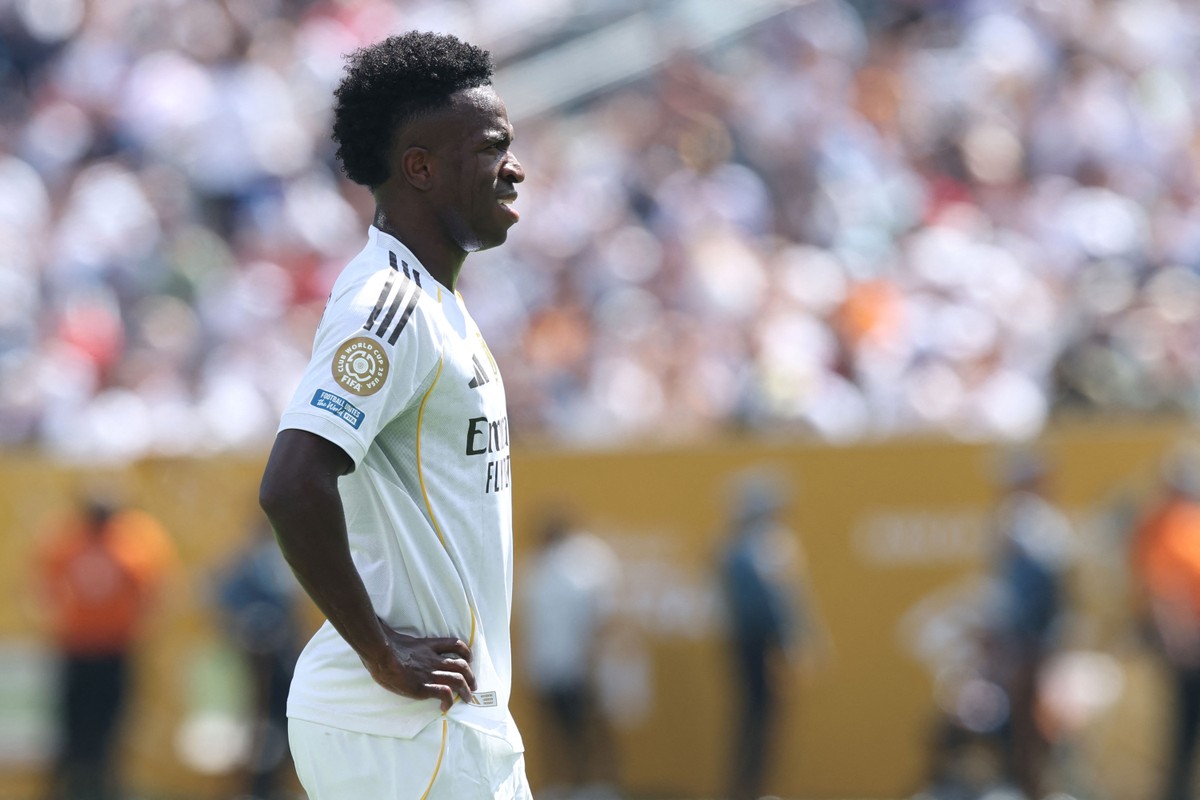 Real Madrid considera venda de Vini Jr. se receber proposta atraente Vini Jr. pelo Real Madrid (Foto: Alex Grimm/Getty Images/AFP)