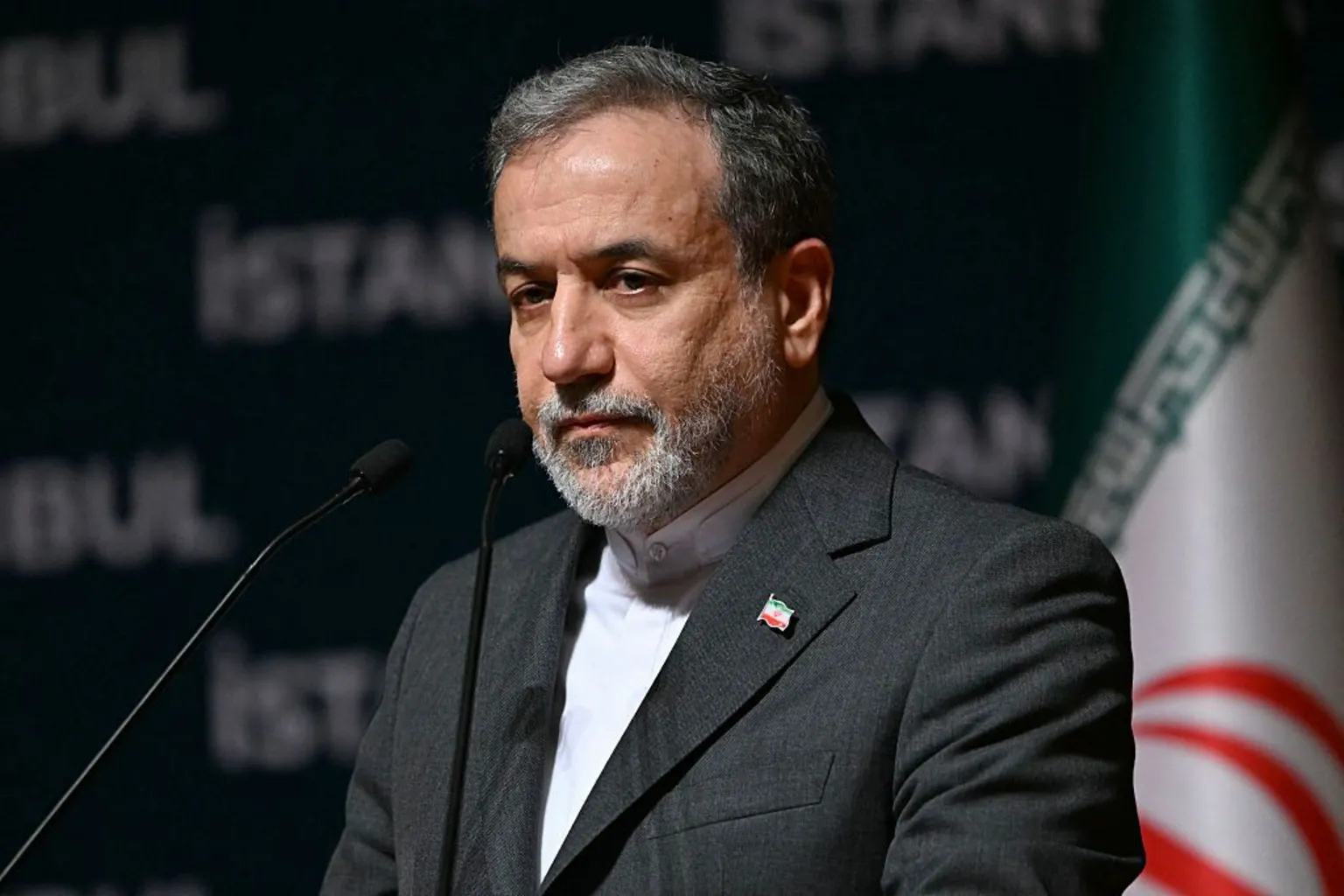 Ministro iraniano reconhece danos significativos em instalações nucleares O ministro das Relações Exteriores do Irã, Abbas Araghchi, disse que os danos aos locais nucleares foram "excessivos" (Foto: AFP via Getty Images)