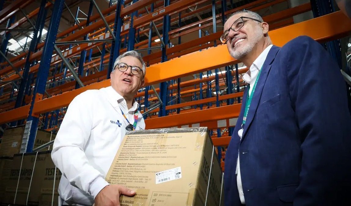 Brasil recebe 1,3 milhão de vacinas contra Covid-19 em entrega recorde de 14 dias