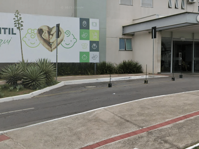 Fachada do hospital Centro Materno-Infantil, em Betim, região metropolitana de Minas Gerais (Foto: Reprodução/Google Maps)