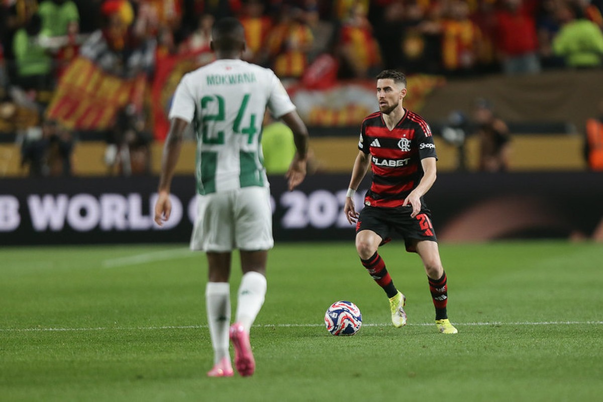 Jorginho foi a grande novidade do Flamengo na estreia (Foto: Flamengo)