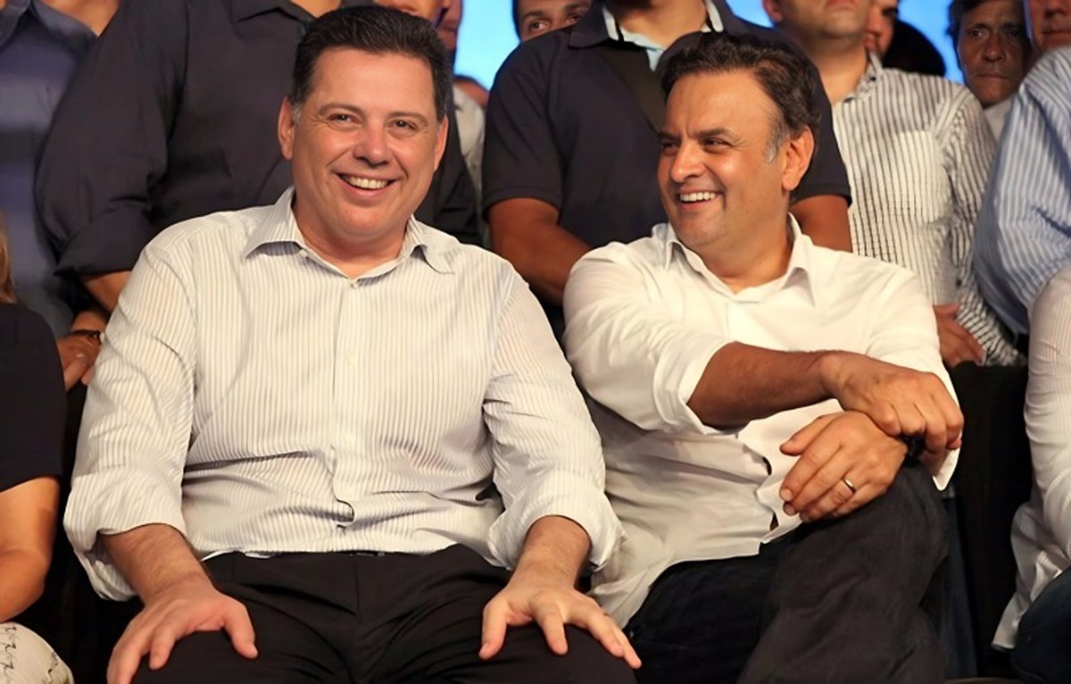 PSDB traz de volta marqueteiro das campanhas de Serra e Alckmin Aécio, à direita, é aliado de longa data de Perillo (Foto: Divulgação)