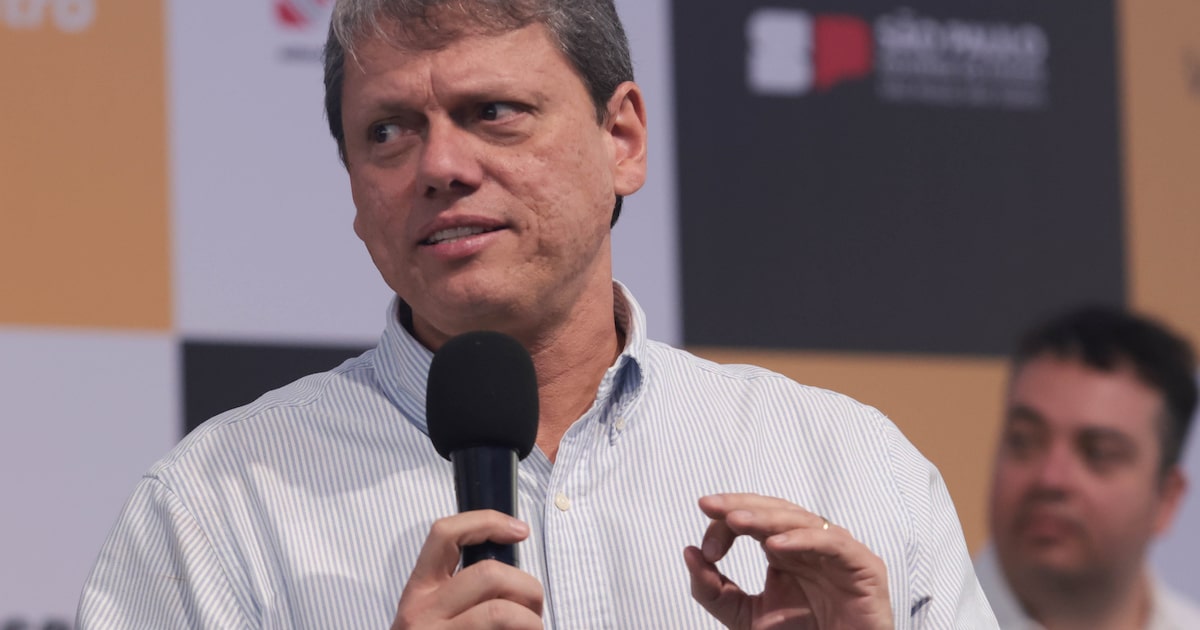 Crime organizado é o maior risco enfrentado pelo Brasil, afirma Tarcísio Tarcísio de Freitas participa do Fórum Jurídico de Lisboa; na foto, governador anuncia extensão da Linha 4 de metrô até Taboão da Serra, na Grande SP, em abril de 2025 (Foto: Werther Santana/Estadão)