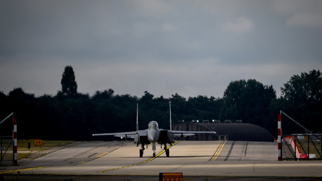 Um caça na base da RAF em Lakenheath, no Reino Unido. 22/07/2025 (Foto: Simon Galloway/Getty Images)