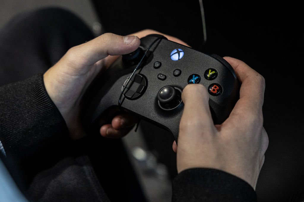 Ex-executiva da Microsoft alerta para o fim do hardware do Xbox Fryer direcionou críticas à Microsoft após o lançamento do ROG Ally, em parceria com a Asus, considerando que ele indica uma saída gradual do mercado de hardware (Foto: Emanuele Cremaschi/Getty Images)