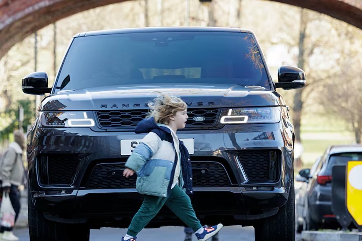 SUVs aumentam risco de acidentes com crianças, revela estudo recente Estudo aponta que SUV's apresentam maior risco para crianças (Foto: Reprodução/Clean Cities Campaign)