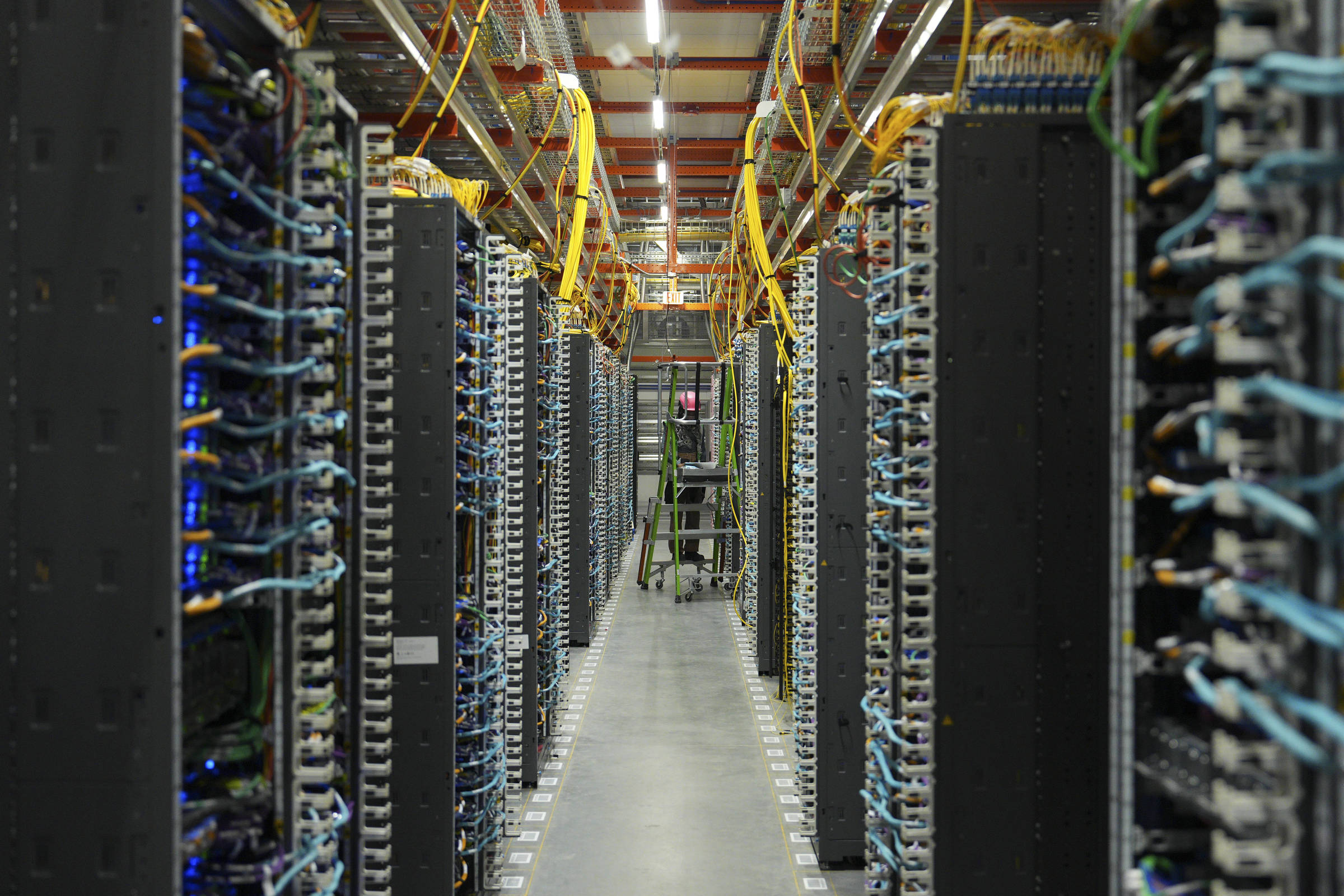 Data center da AWS (Amazon Web Services) em Indiana, nos EUA - AJ Mast - 3.jun.25/The New York Times (Foto: AJ Mast - 3.jun.25/The New York Times)