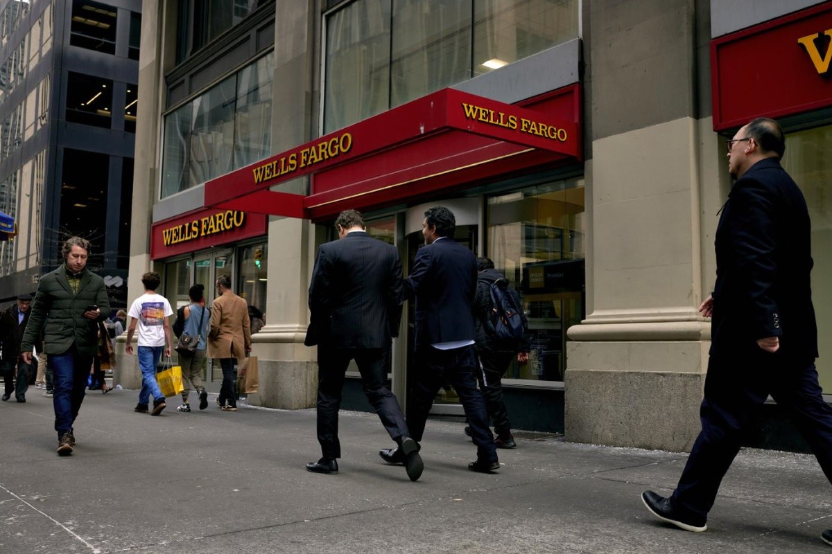 Um banqueiro do Wells Fargo e um funcionário do governo dos EUA foram impedidos de sair do país, e um executivo de uma farmacêutica japonesa foi preso, mesmo enquanto Pequim tenta atrair investidores estrangeiros (Foto: Gabby Jones/The New York Times)