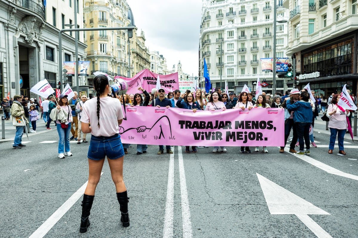 Trabalhar menos horas melhora a saúde mental e física, aponta pesquisa recente Manifestação do 1 de Maio na Gran Vía de Madrid. (Foto: Claudio Álvarez)