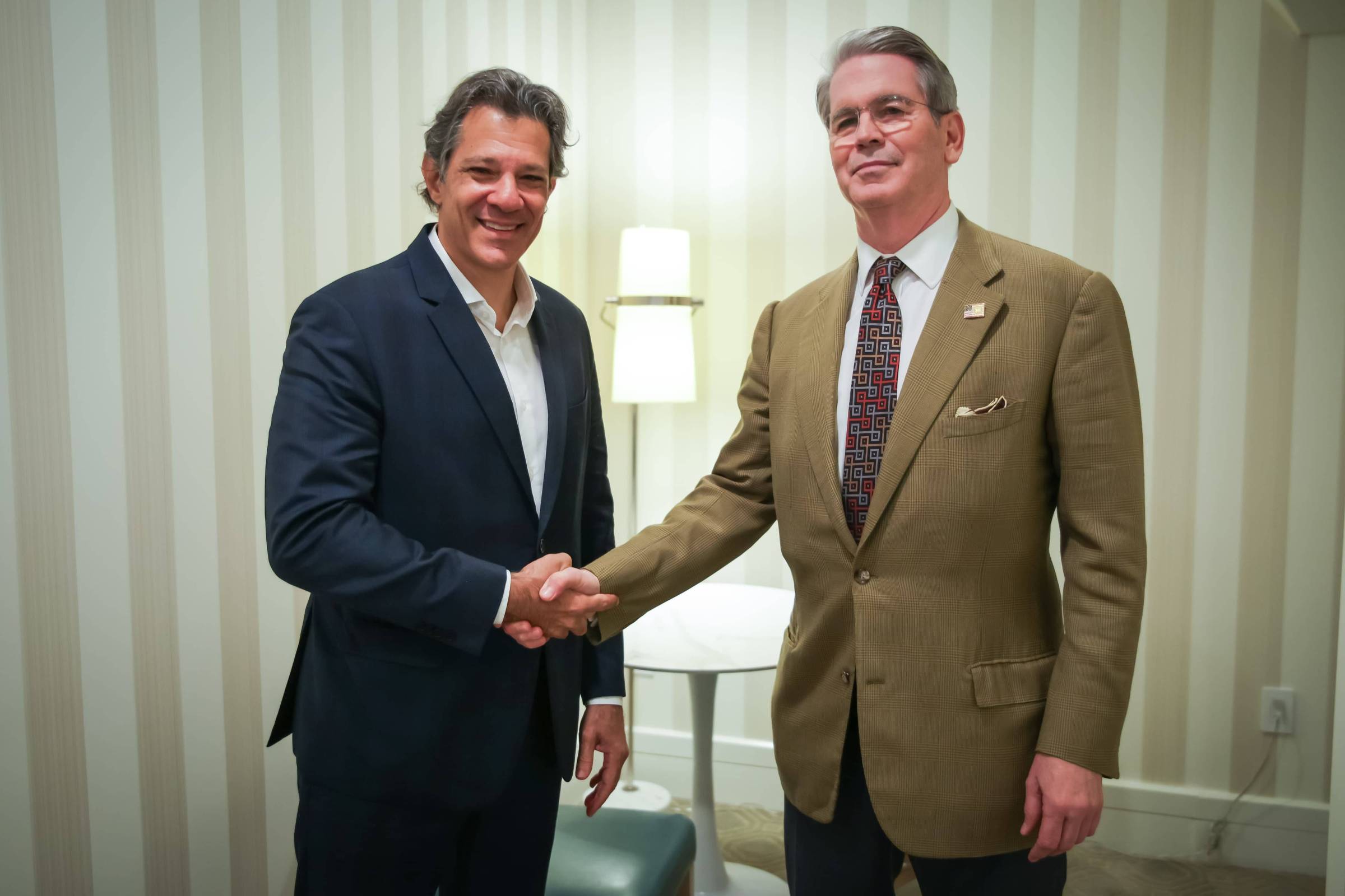 Governo Lula prevê negociações prolongadas com Tesouro dos Estados Unidos Ministro da Fazenda, Fernando Haddad, em encontro com o secretário do Tesouro dos Estados Unidos, Scott Bessent (Foto: Diogo Zacarias - 4.mai.2025/Ministério da Fazenda)