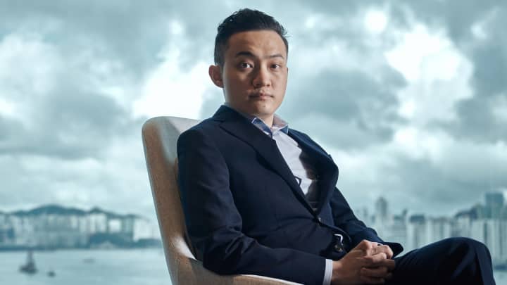 Justin Sun investe mais R$ 100 milhões em memecoin de Trump Justin Sun, fundador da plataforma de blockchain Tron, posa para uma fotografia em Hong Kong, 8 de maio de 2020. (Foto: Calvin Sit | Bloomberg | Getty Images)