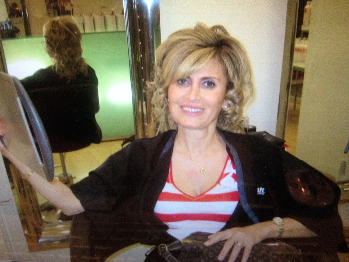 A diretora americana Jennifer Abbott faleceu aos 69 anos, em Londres, na Inglaterra (Foto: Reprodução / Facebook)