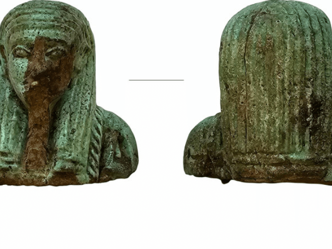 Arqueólogos descobrem cidade egípcia perdida com 2.500 anos de história Estatueta está entre os artefatos egípcios antigos descobertos durante as escavações (Foto: Divulgação/Universidade de Manchester)
