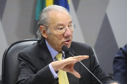 O ex-embaixador Rubens Barbosa em audiência no Senado, em 8 de dezembro de 2016. (Foto: Marcos Oliveira/Agência Senado)