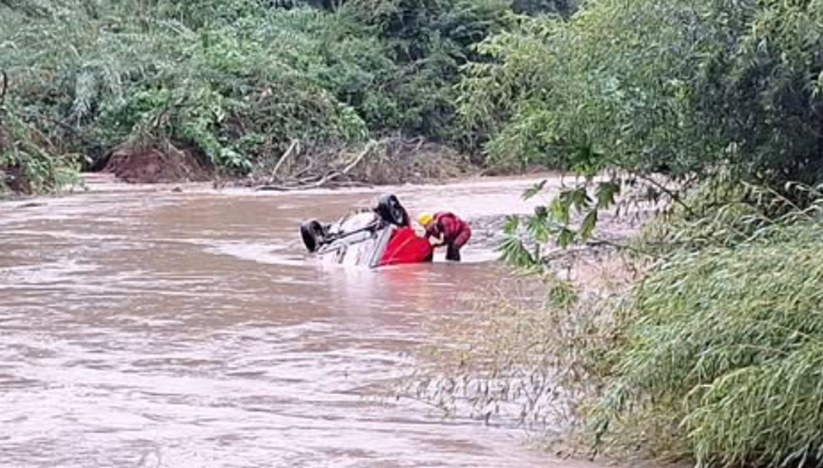 Casal é encontrado morto em carro levado por correnteza em Candelária (Foto: Divulgação)