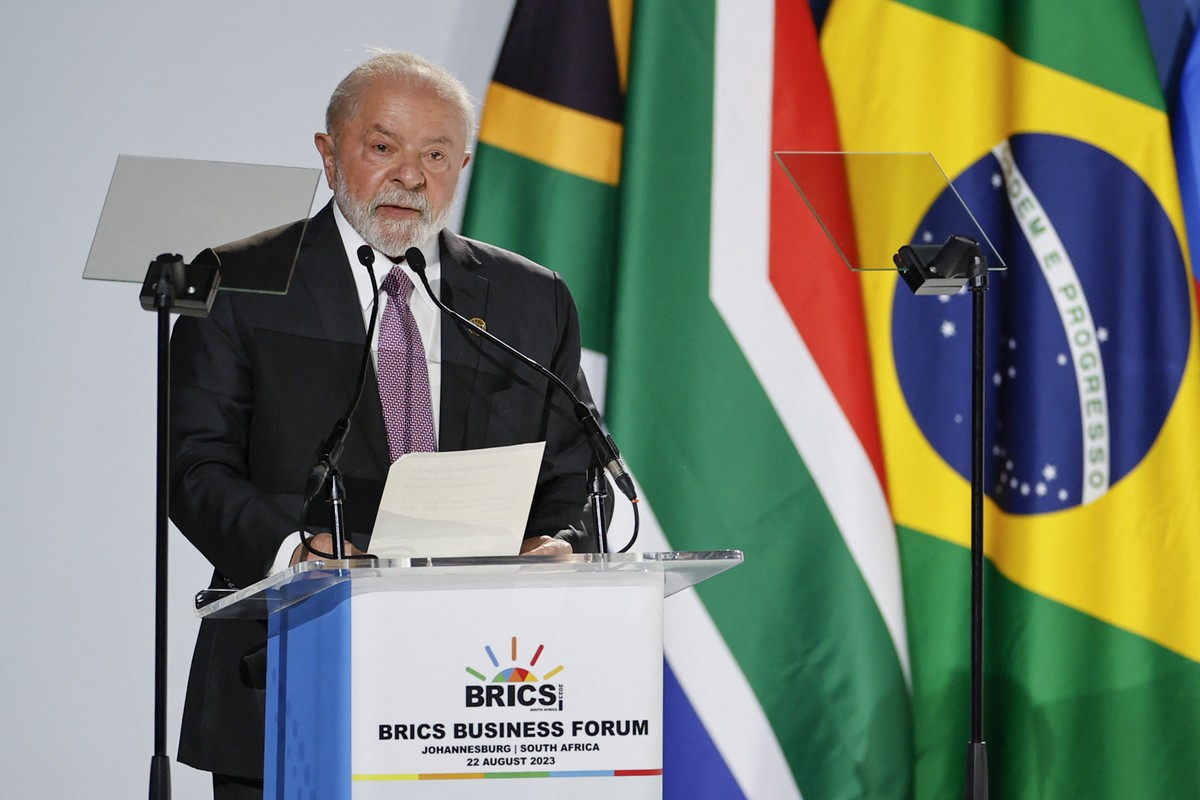 O presidente Luiz Inácio Lula da Silva discursa durante o Fórum Empresarial do Brics (Foto: Gianluigi Guercia/AFP)