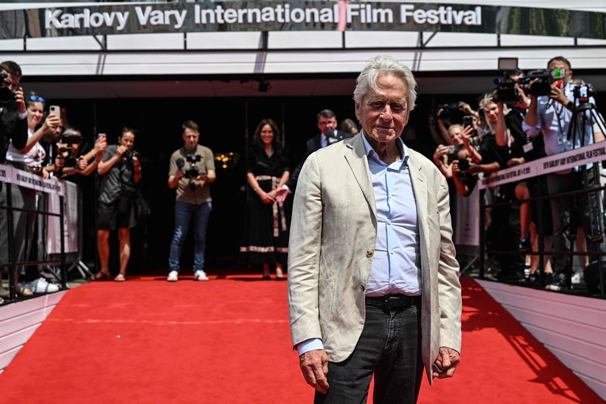 Michael Douglas se despede da atuação aos 80 anos e anuncia aposentadoria Michael Douglas no Festival de Cinema de Karlovy Vary, na República Tcheca (Foto: Michal Cizek / AFP)