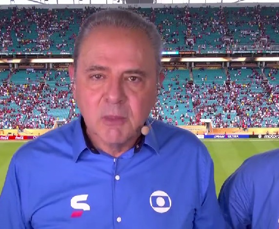 Luis Roberto é criticado nas redes sociais após narração de jogo do Flamengo O narrador Luis Roberto durante a transmissão do jogo entre Flamengo e Bayern de Munique (Foto: Reprodução)