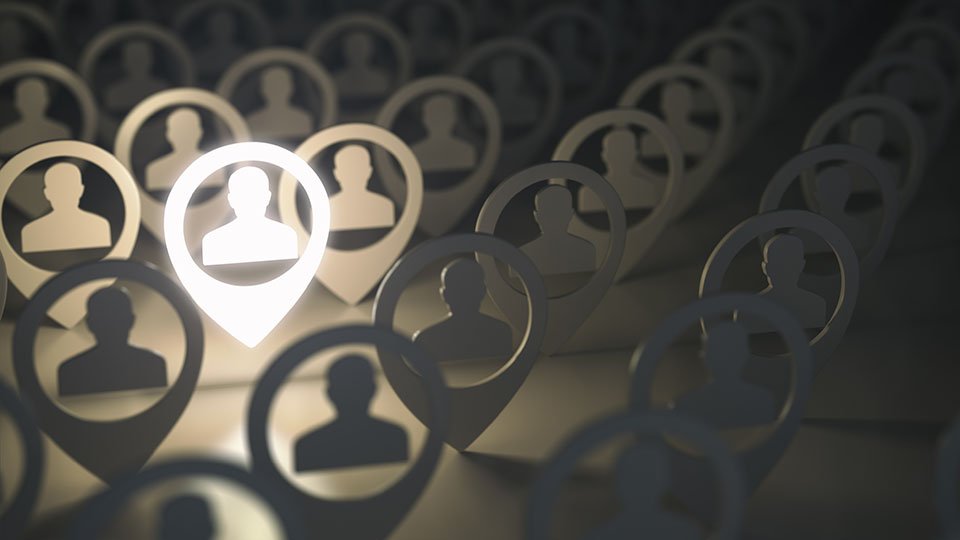 Descubra como brilhar em processos seletivos desde a primeira fase Rede social, buscando por oportunidades profissionais, conceito de trabalho de caçador de talentos e emprego. (Foto: Bet_Noire/Thinkstock)