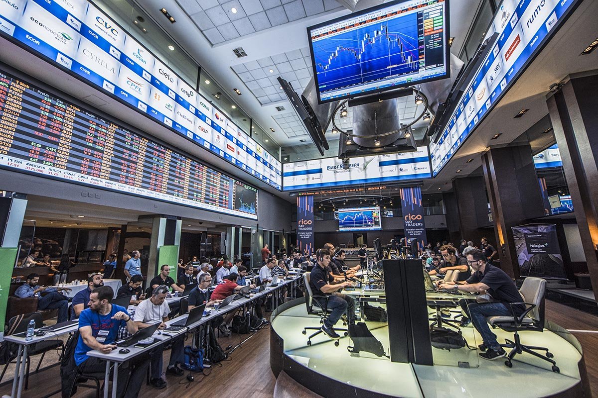 Ibovespa dispara e alcança 141 mil pontos, estabelecendo nova máxima histórica E agora, Starbucks? Maior rede de café da China chega nos EUA (Foto: Reprodução)
