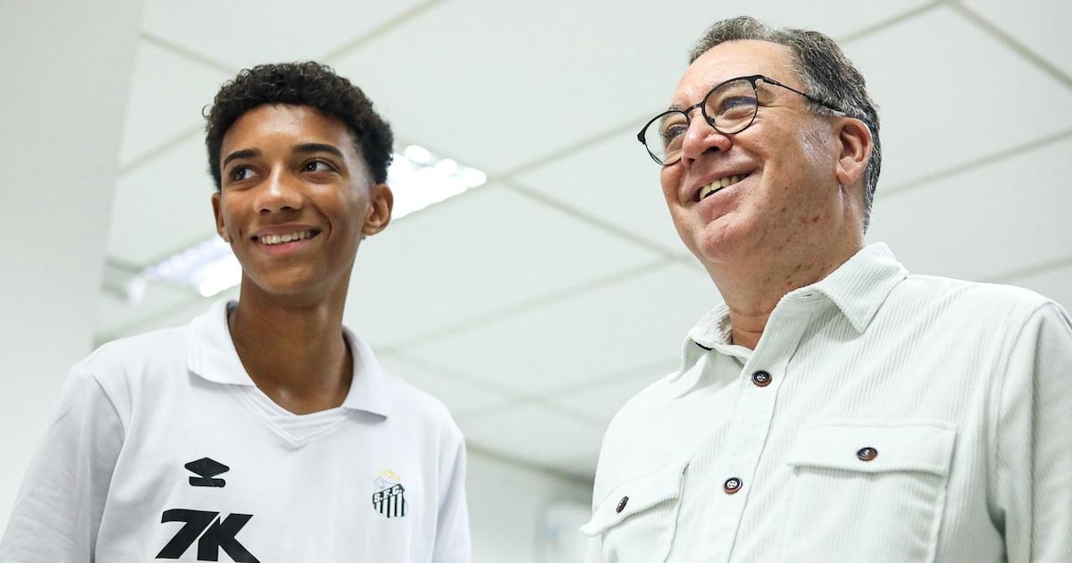 Santos renova contrato de Robinho Jr. e garante jogador até 2027 Garoto de 17 anos tem sido valorizado pelo Santos. (Foto: Reinaldo Campos/Santos)